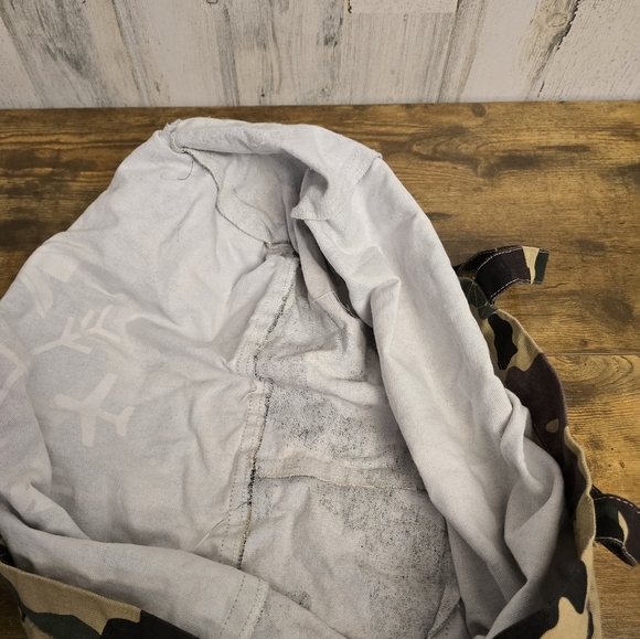 Camouflage Canvas Tote Bag with Arrow Design - Picture 10 of 11